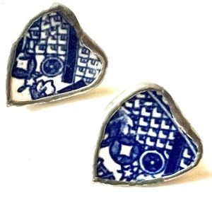 Vintage Delft Earrings Post Pottery Earthenware Fashion Blue White Dutch Pierced